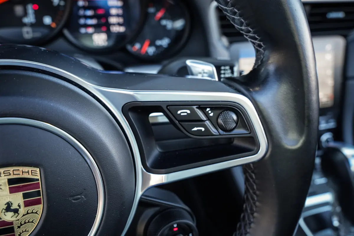 991.2 3.0 4 | Miami Blue | Sportchrono | Stoelventilatie | Leder | CarPlay | Camera | Uniek! |