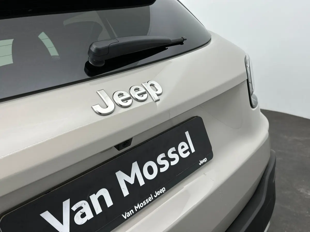 1.2 e-Hybrid Summit | Camera | Navigatie | Stoel&Stuur Verwarming| Elektrische Achterklep | JBL