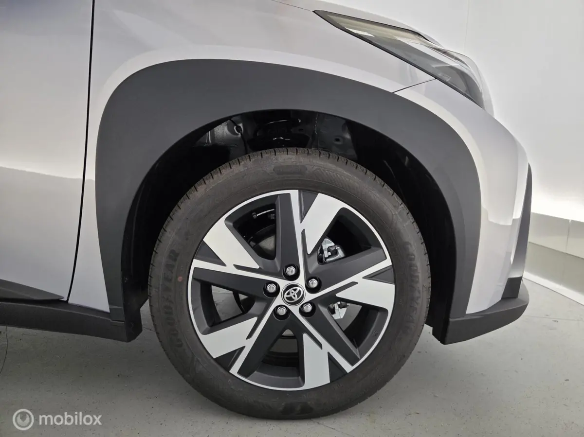 Hybrid 115 Pulse Keyless|cam|pdc|carplay|dab|lmv17