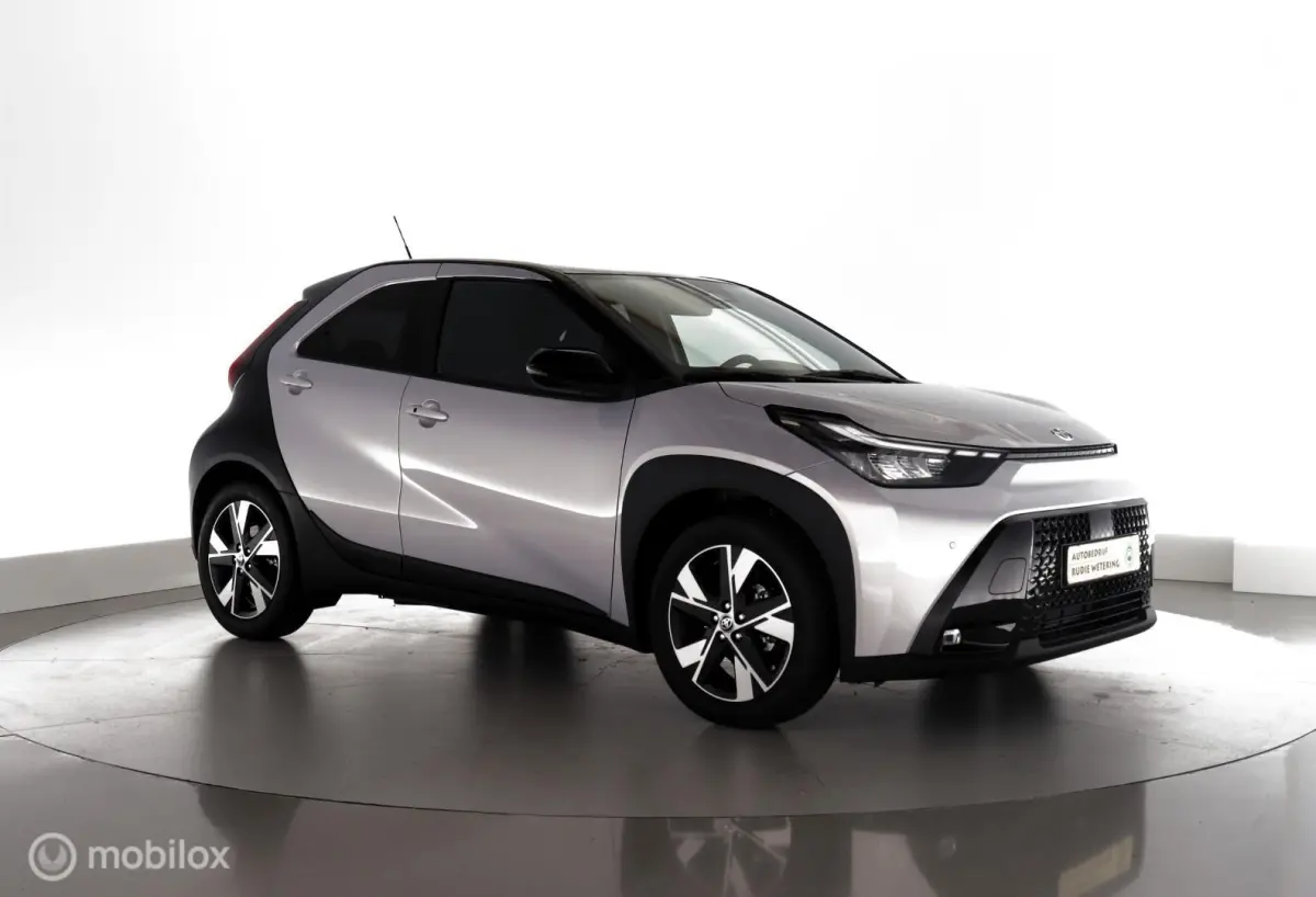 Hybrid 115 Pulse Keyless|cam|pdc|carplay|dab|lmv17
