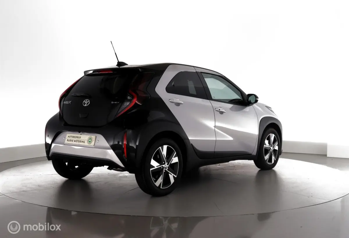 Hybrid 115 Pulse Keyless|cam|pdc|carplay|dab|lmv17