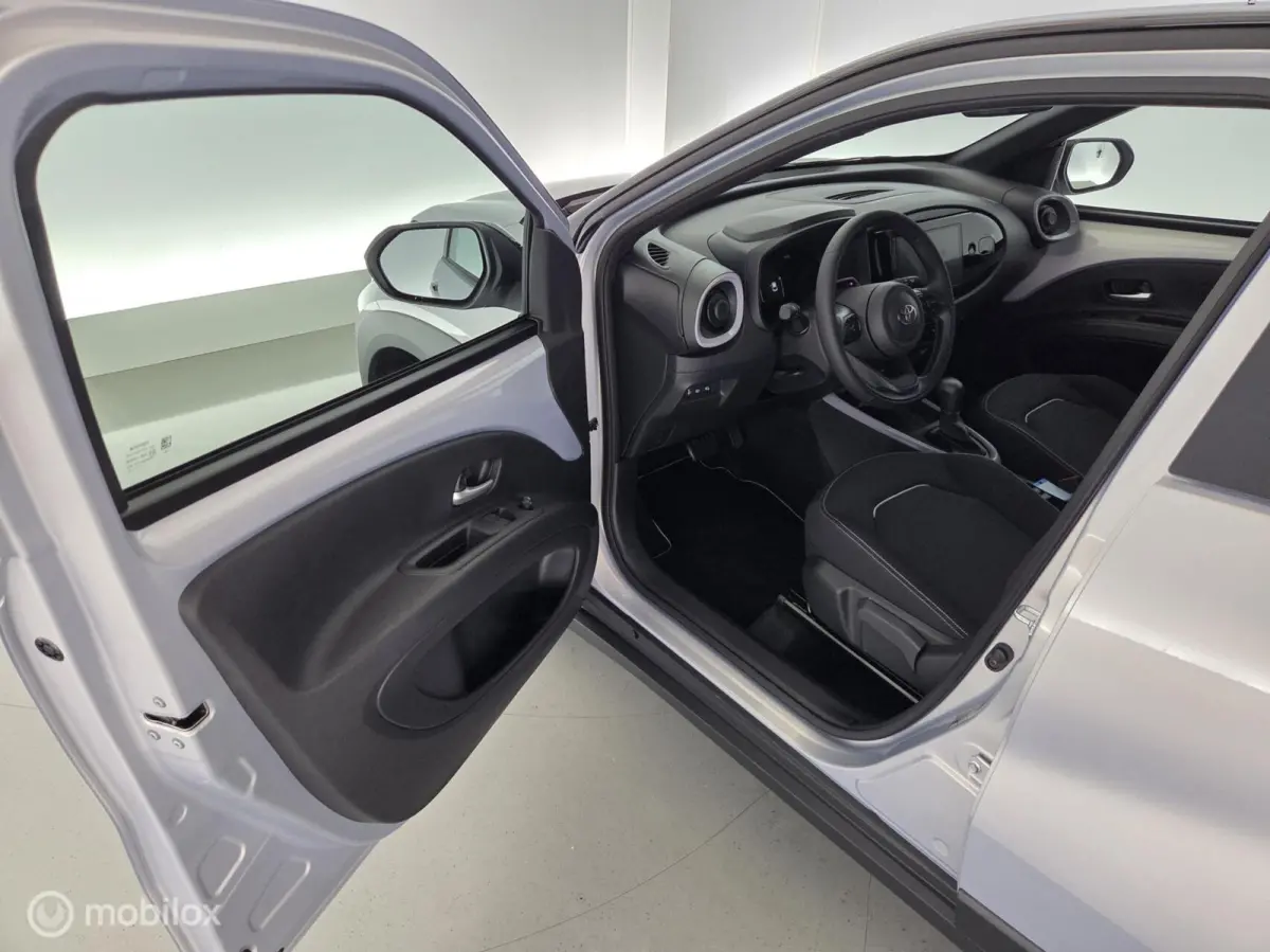 Hybrid 115 Pulse Keyless|cam|pdc|carplay|dab|lmv17