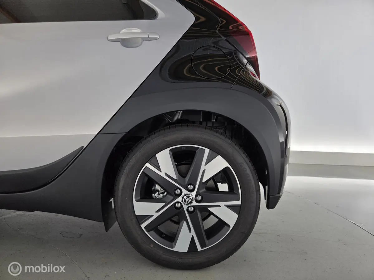 Hybrid 115 Pulse Keyless|cam|pdc|carplay|dab|lmv17