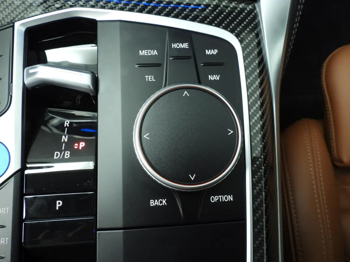 M60 | M-Sportpakket | LED | Leder | HUD | Active Cruise | SOH 100% | Panoramadak | Sportstoelen | DAB | Harman-Karton Sound | Alu 20 Inch