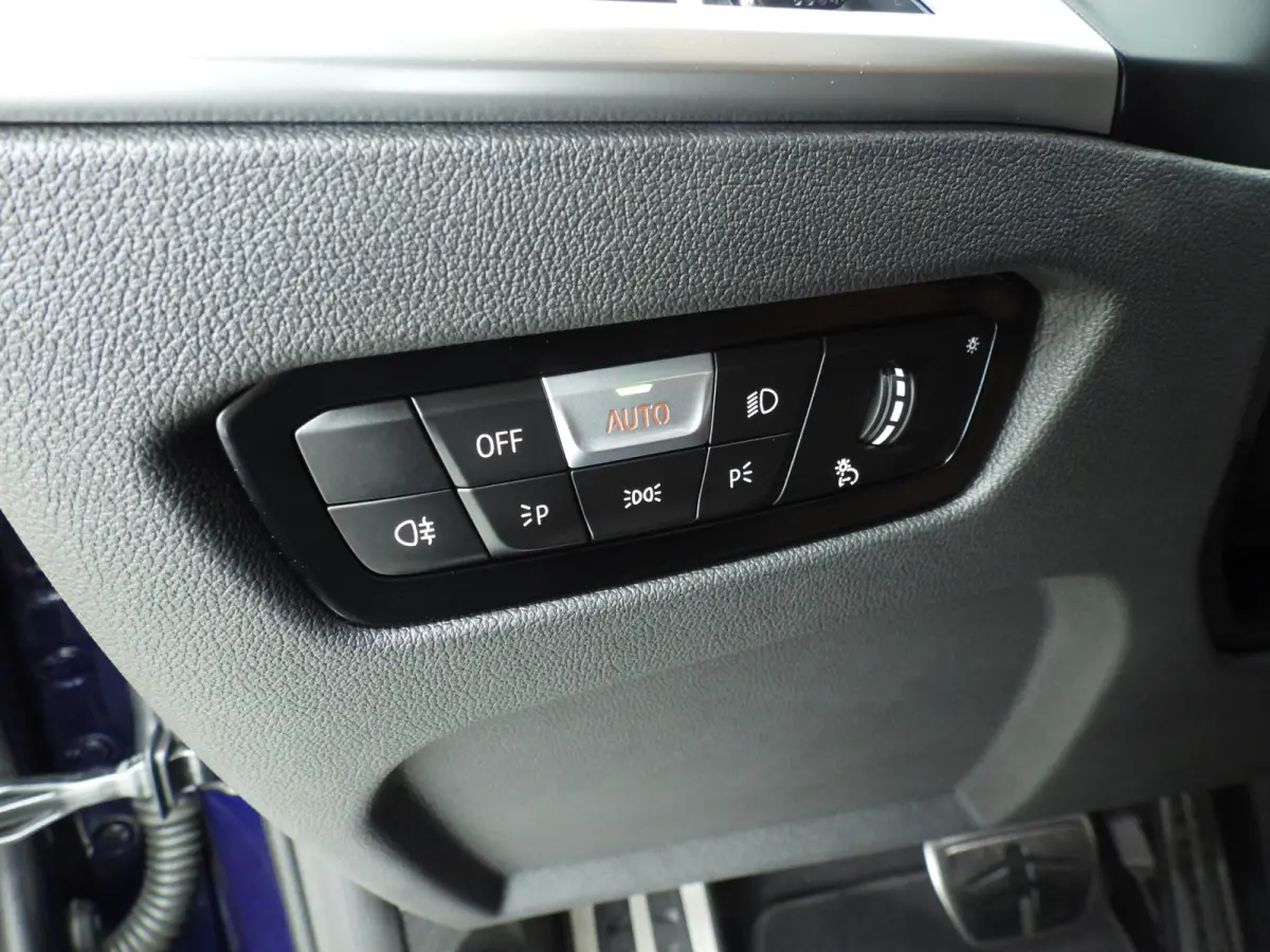 M60 | M-Sportpakket | LED | Leder | HUD | Active Cruise | SOH 100% | Panoramadak | Sportstoelen | DAB | Harman-Karton Sound | Alu 20 Inch