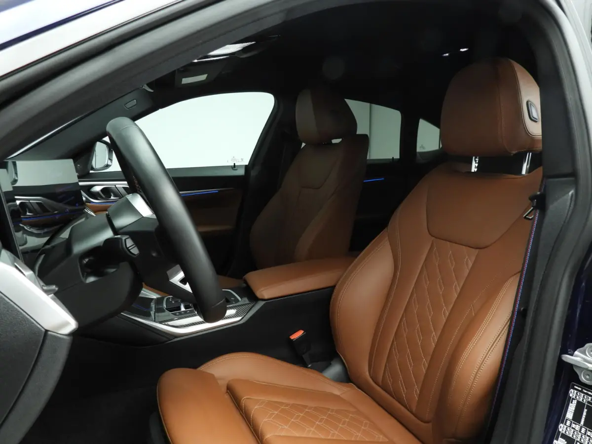 M60 | M-Sportpakket | LED | Leder | HUD | Active Cruise | Panoramadak | Sportstoelen | DAB | Harman-Karton Sound | Alu 20 Inch