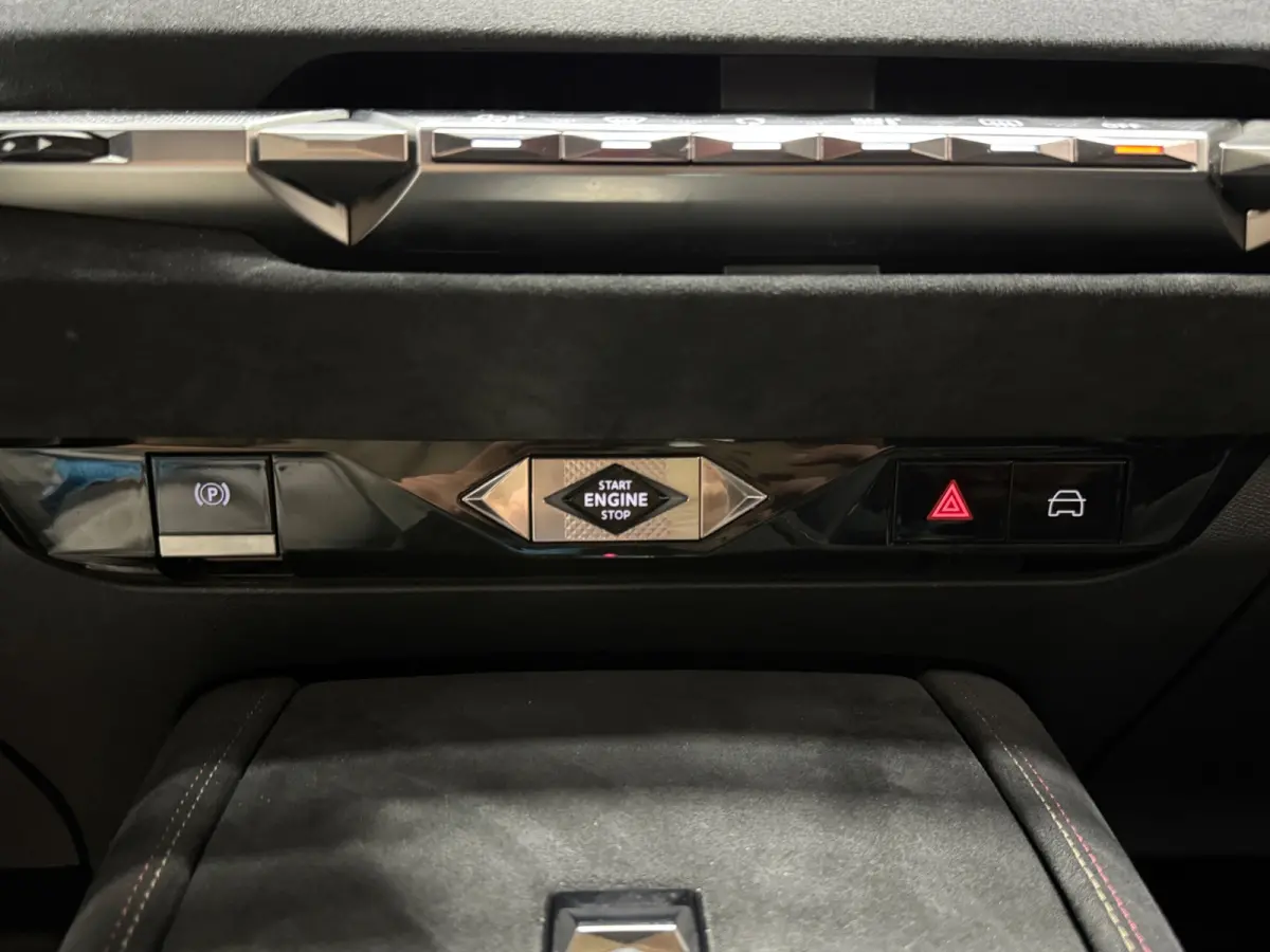 E-Tense Performance Line+ E 225 PHEV AUT SOH99% Navi Camera