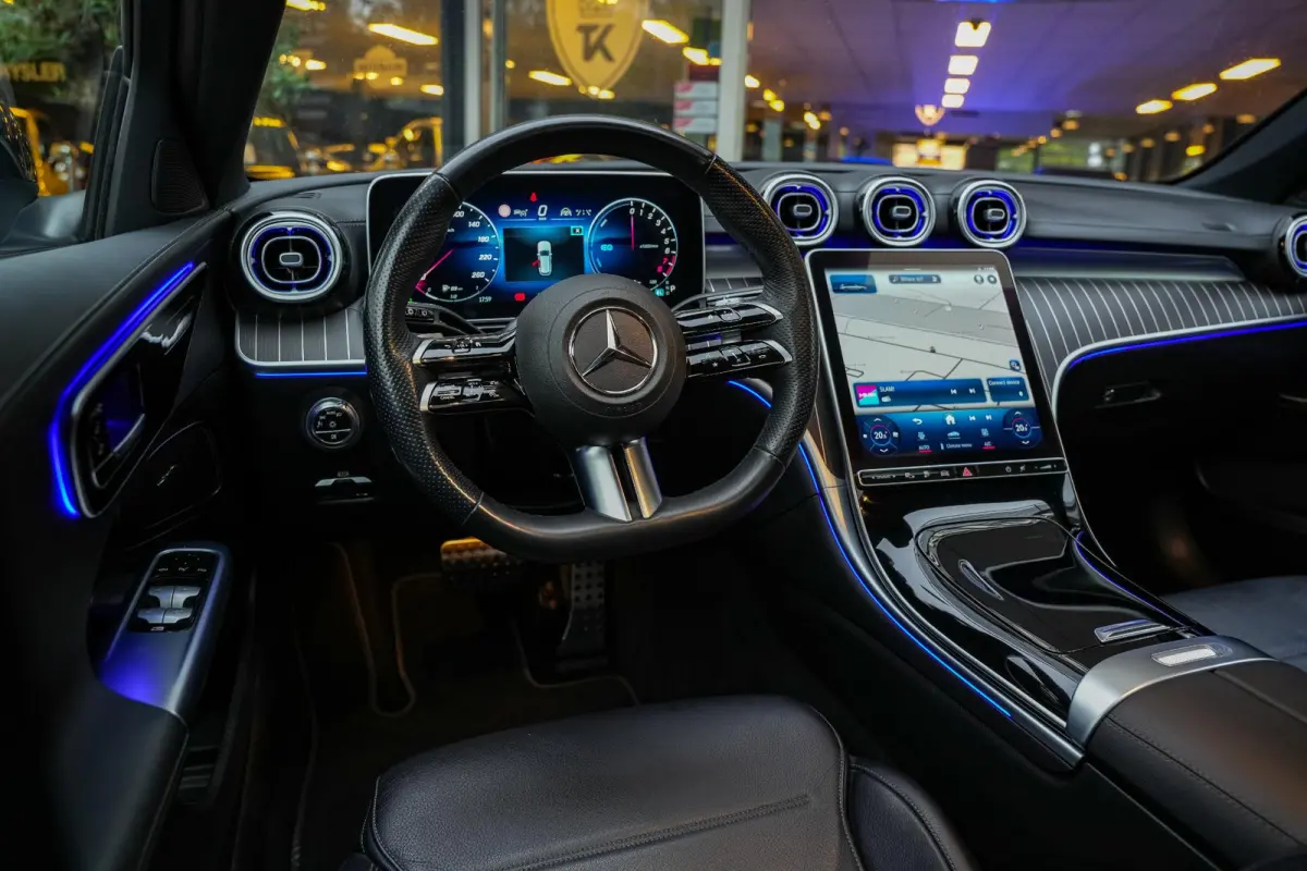 300 e AMG Line Panoramadak Full Ambient Adapt. Cruise Laser LED 360Cam 19''LM