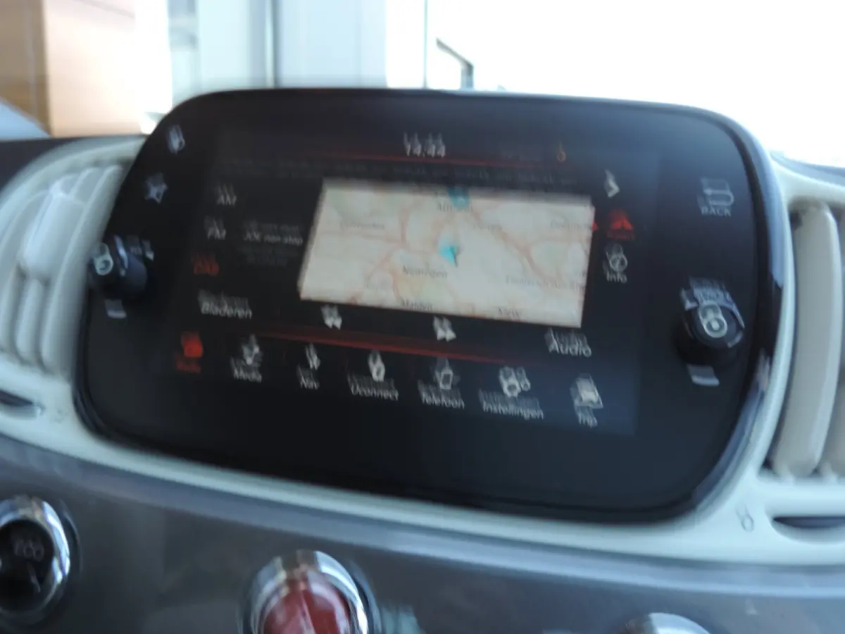 0.9 TwinAir Turbo Lounge 84.000km | Panodak | 15'' Lmvelgen | Cruise contr | PDC | CarPlay | Airco | Navi | Bluetooth