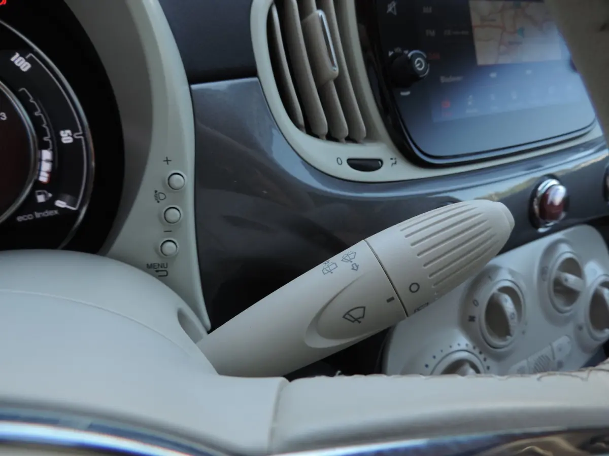 0.9 TwinAir Turbo Lounge 84.000km | Panodak | 15'' Lmvelgen | Cruise contr | PDC | CarPlay | Airco | Navi | Bluetooth