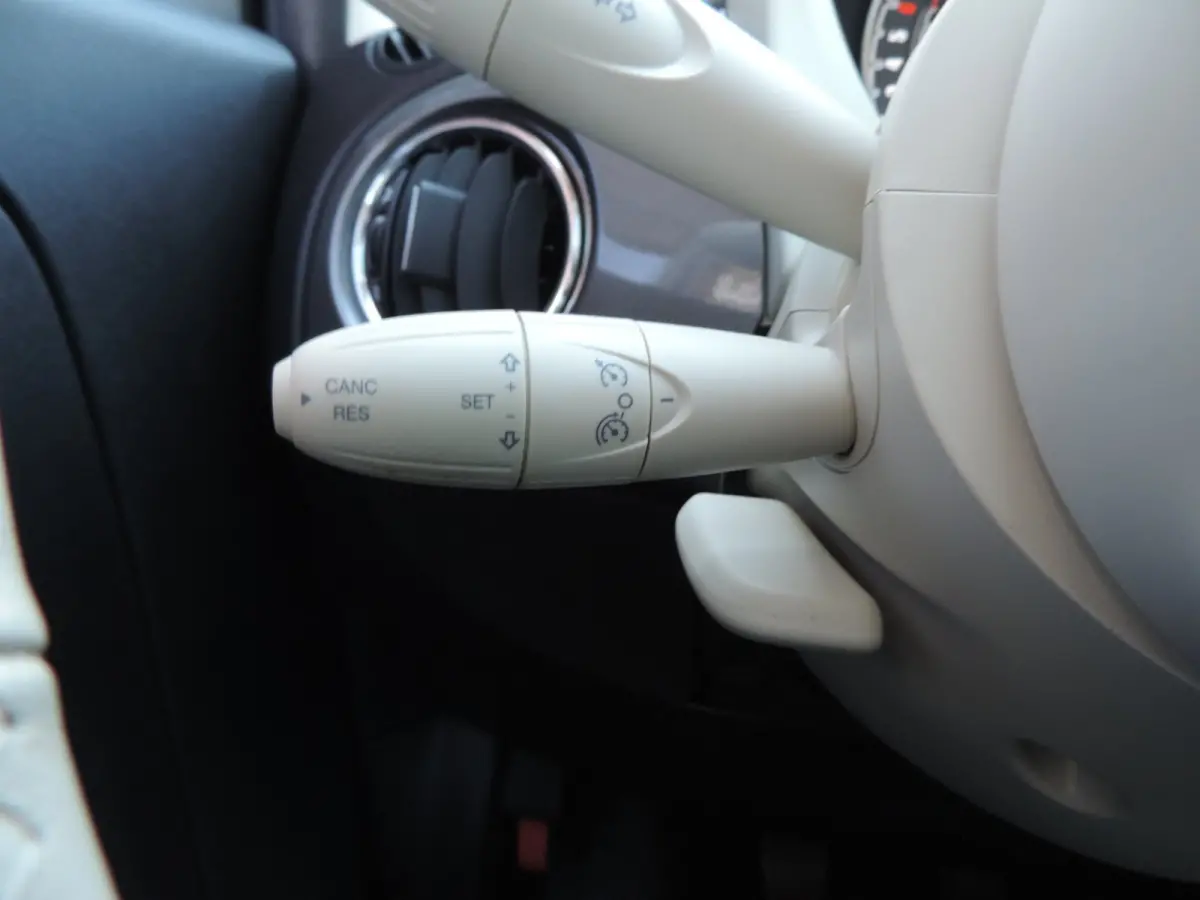 0.9 TwinAir Turbo Lounge 84.000km | Panodak | 15'' Lmvelgen | Cruise contr | PDC | CarPlay | Airco | Navi | Bluetooth