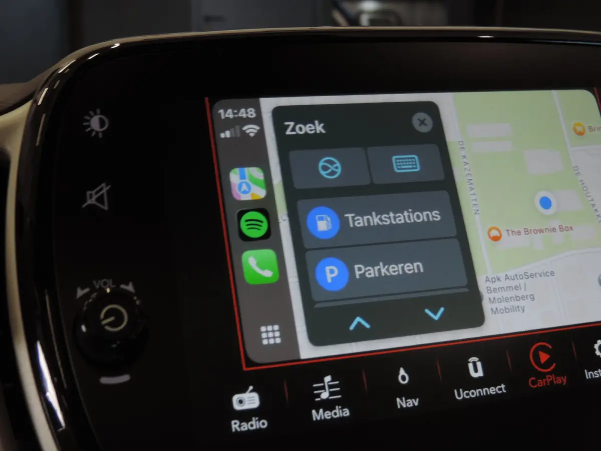 0.9 TwinAir Turbo Lounge 84.000km | Panodak | 15'' Lmvelgen | Cruise contr | PDC | CarPlay | Airco | Navi | Bluetooth