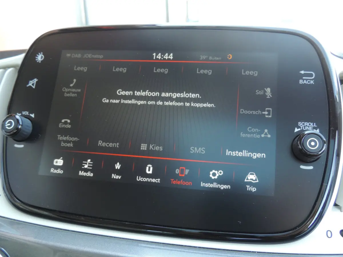 0.9 TwinAir Turbo Lounge 84.000km | Panodak | 15'' Lmvelgen | Cruise contr | PDC | CarPlay | Airco | Navi | Bluetooth