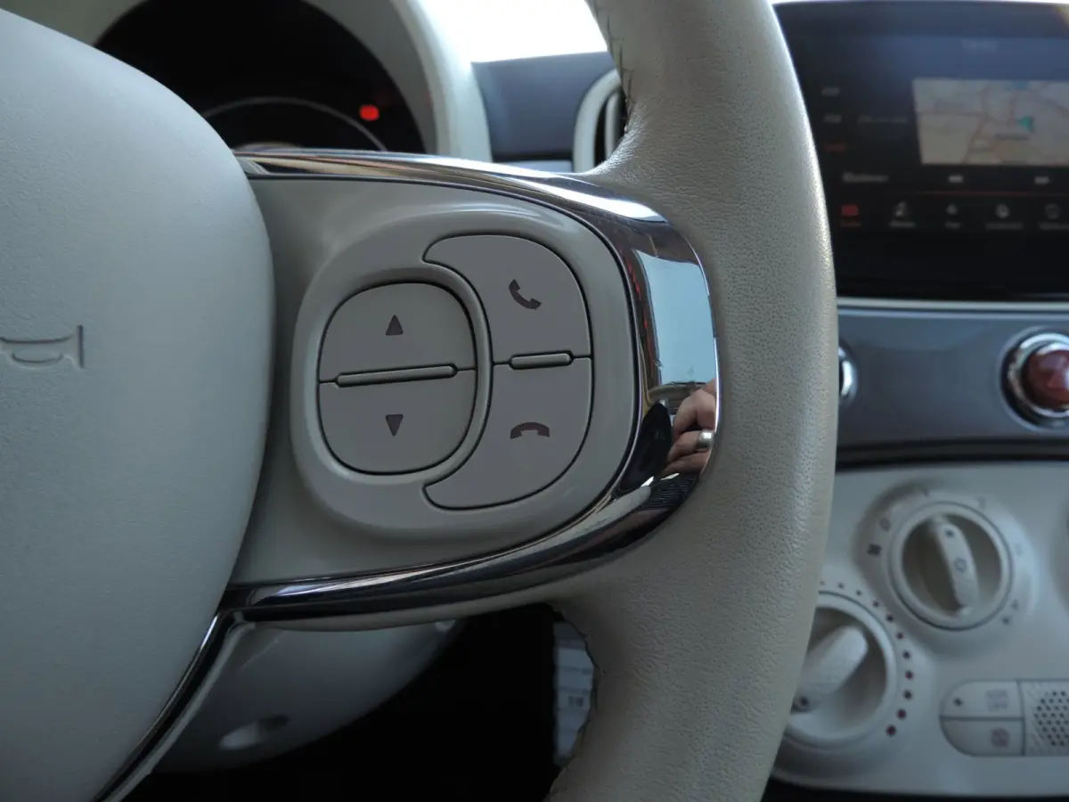 0.9 TwinAir Turbo Lounge 84.000km | Panodak | 15'' Lmvelgen | Cruise contr | PDC | CarPlay | Airco | Navi | Bluetooth