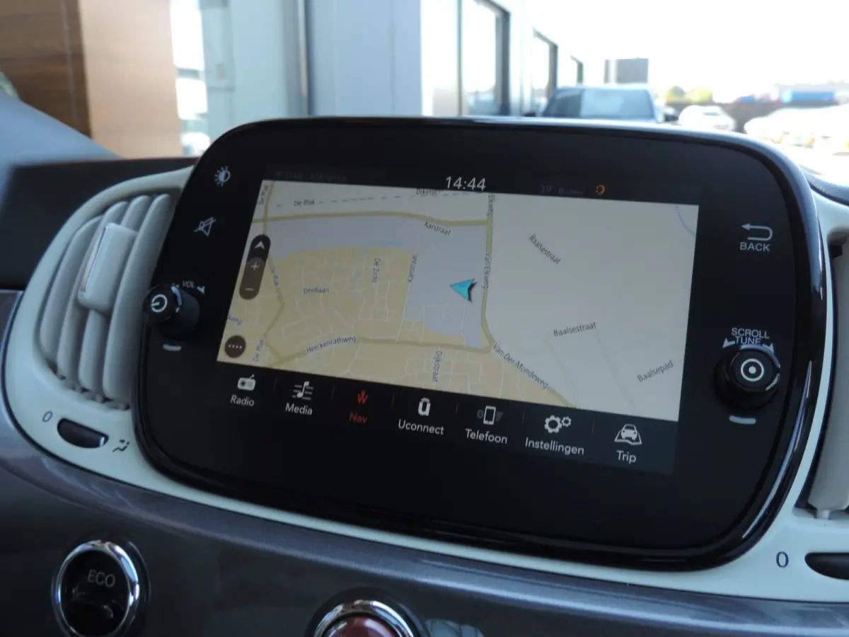 0.9 TwinAir Turbo Lounge 84.000km | Panodak | 15'' Lmvelgen | Cruise contr | PDC | CarPlay | Airco | Navi | Bluetooth