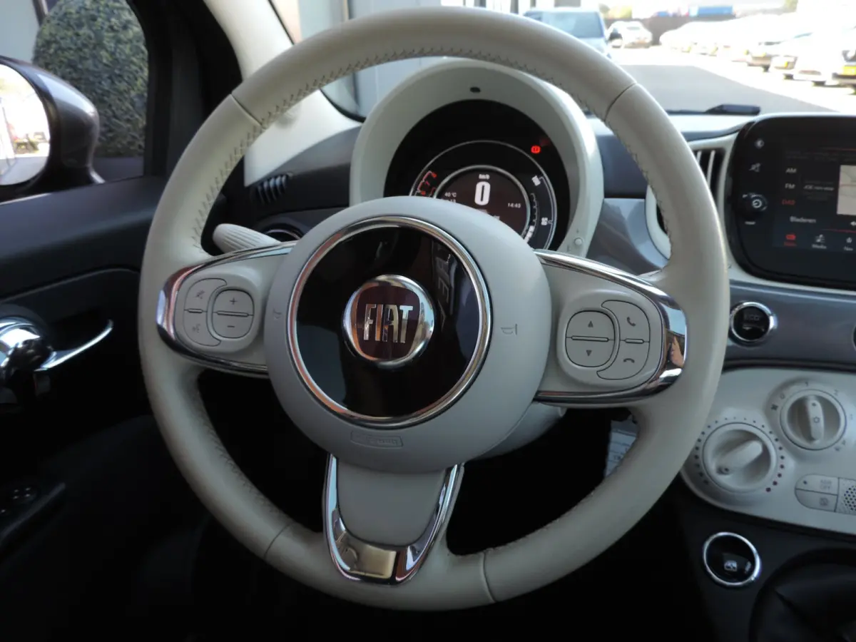 0.9 TwinAir Turbo Lounge 84.000km | Panodak | 15'' Lmvelgen | Cruise contr | PDC | CarPlay | Airco | Navi | Bluetooth