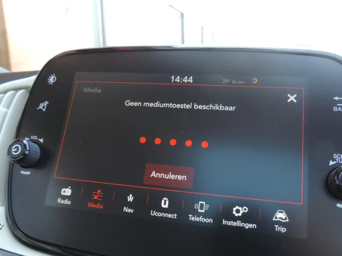0.9 TwinAir Turbo Lounge 84.000km | Panodak | 15'' Lmvelgen | Cruise contr | PDC | CarPlay | Airco | Navi | Bluetooth