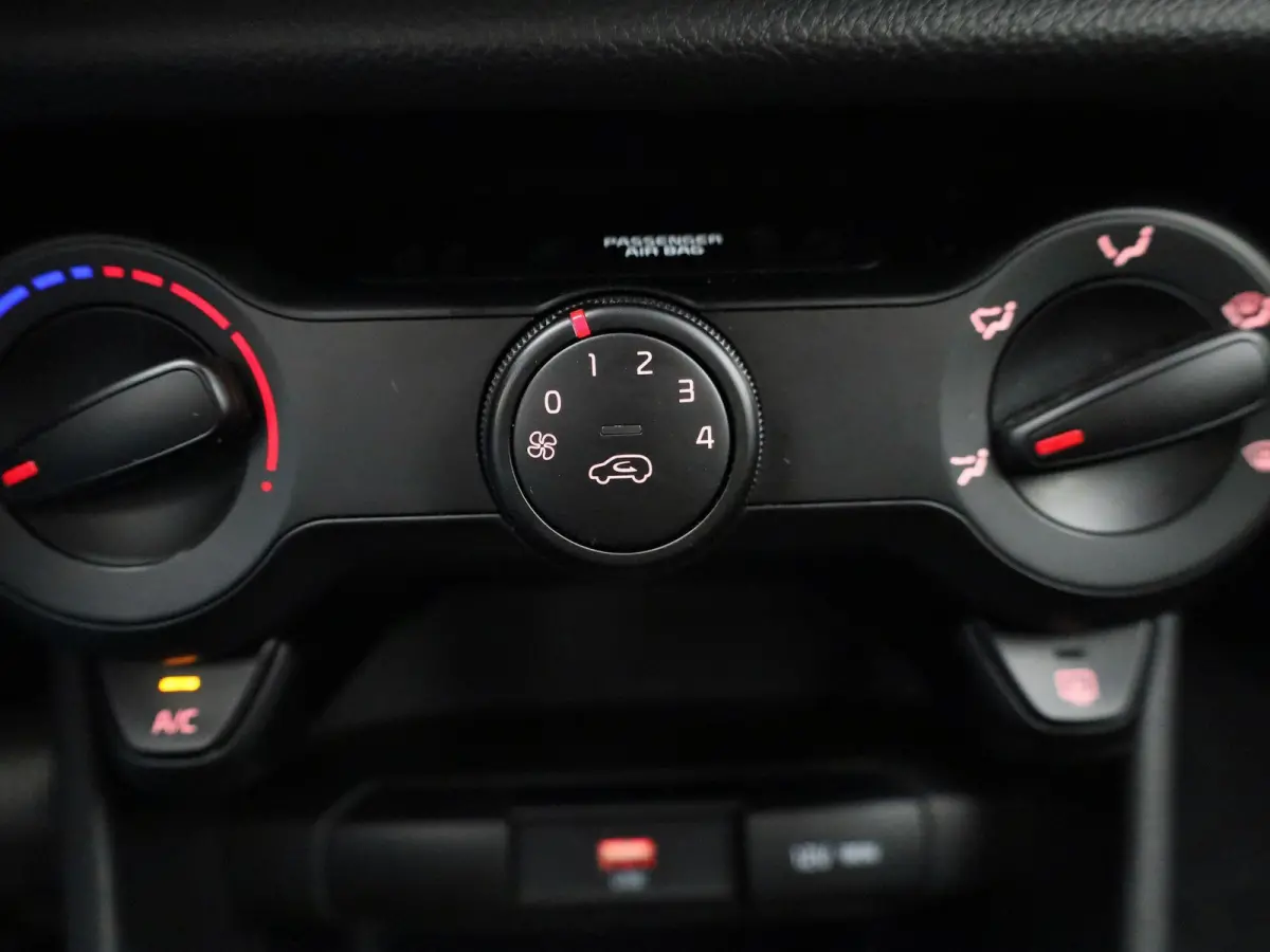 1.0 DPi ComfortLine 5p | BLUETOOTH | AIRCO | MULTIFUNCTIONELE STUUR |