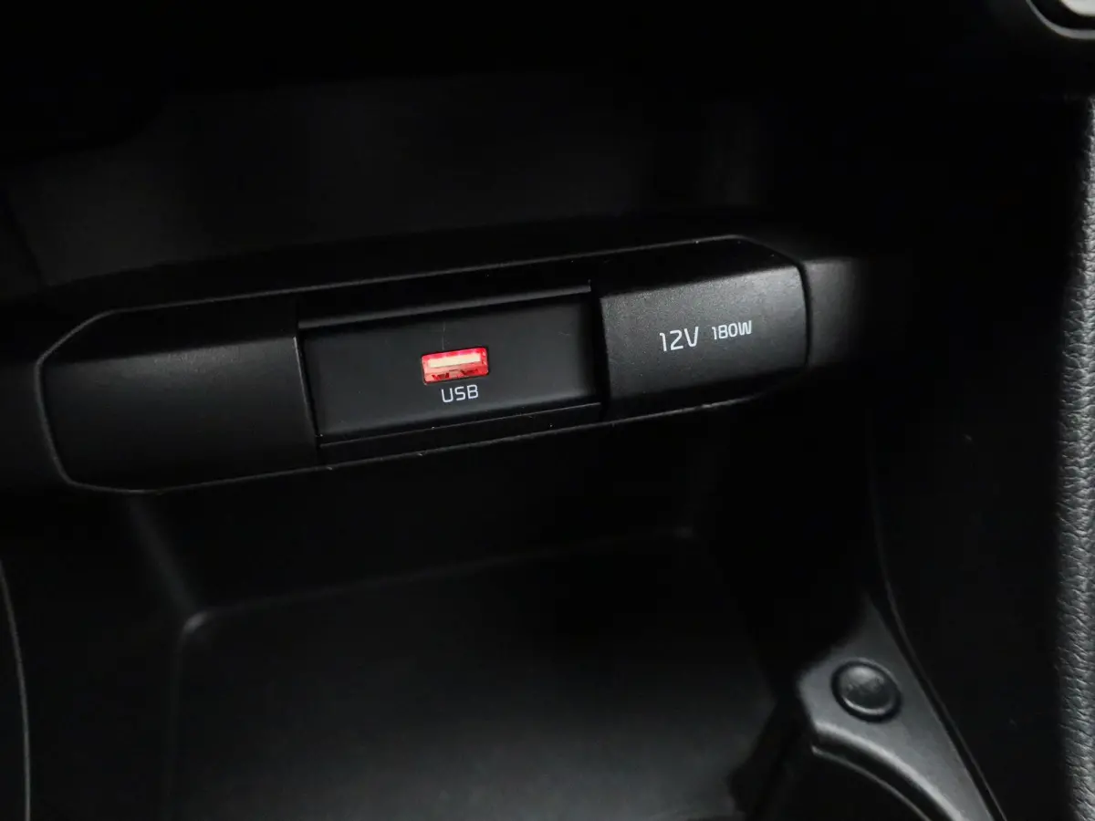 1.0 DPi ComfortLine 5p | BLUETOOTH | AIRCO | MULTIFUNCTIONELE STUUR |