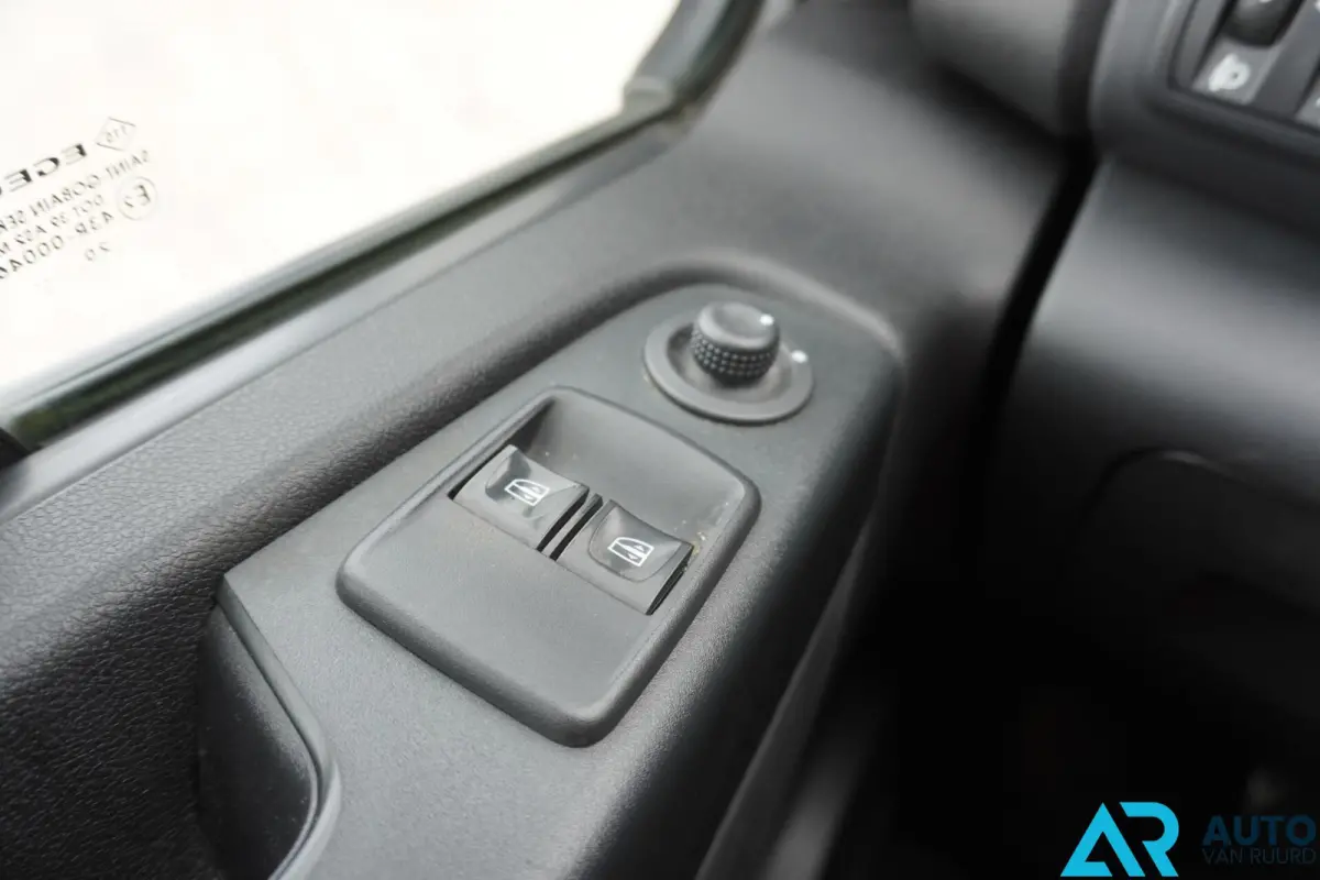 2.0 L2H1 DC * Dubbele cabine * Nette auto *