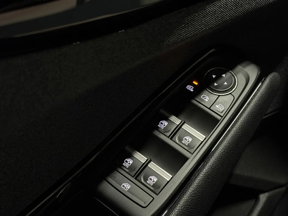 1.2 Navi CarPlay Trekhaak Camera LED Elektr. Achterklep