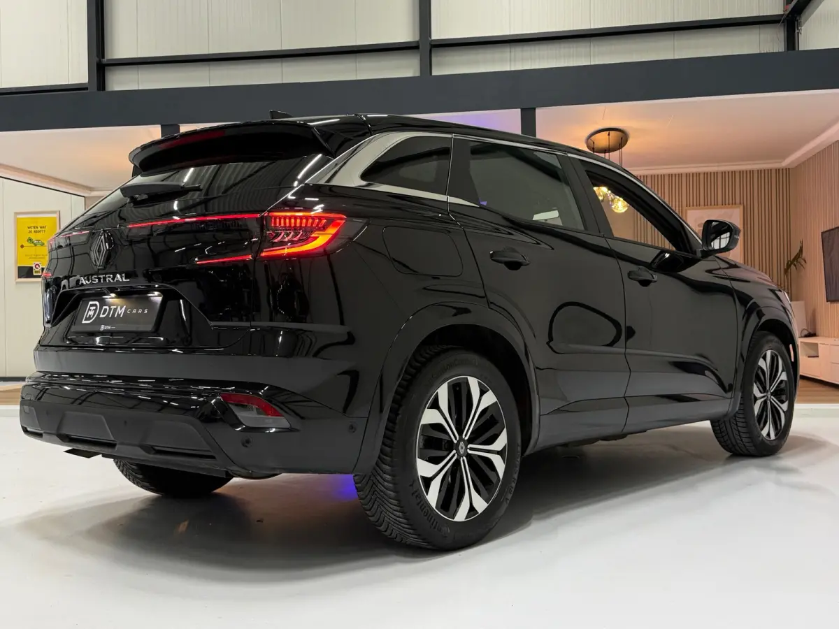 1.2 Navi CarPlay Trekhaak Camera LED Elektr. Achterklep