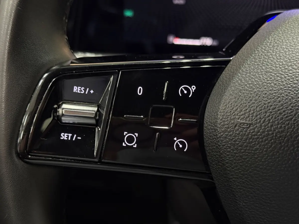 1.2 Navi CarPlay Trekhaak Camera LED Elektr. Achterklep