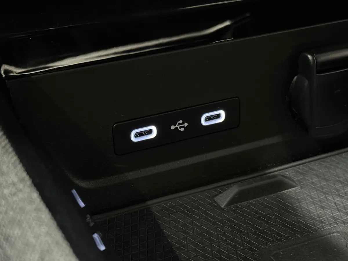 1.2 Navi CarPlay Trekhaak Camera LED Elektr. Achterklep