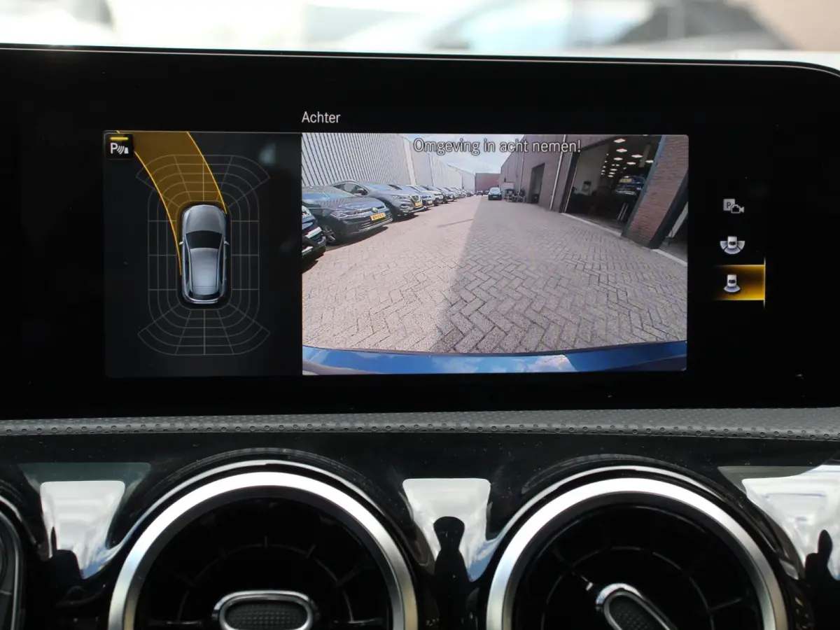 200 163pk DCT Progressive Navigatie Parkeersensoren Camera Cruise Control Stoelverwarming Ledverlichting Climate Control