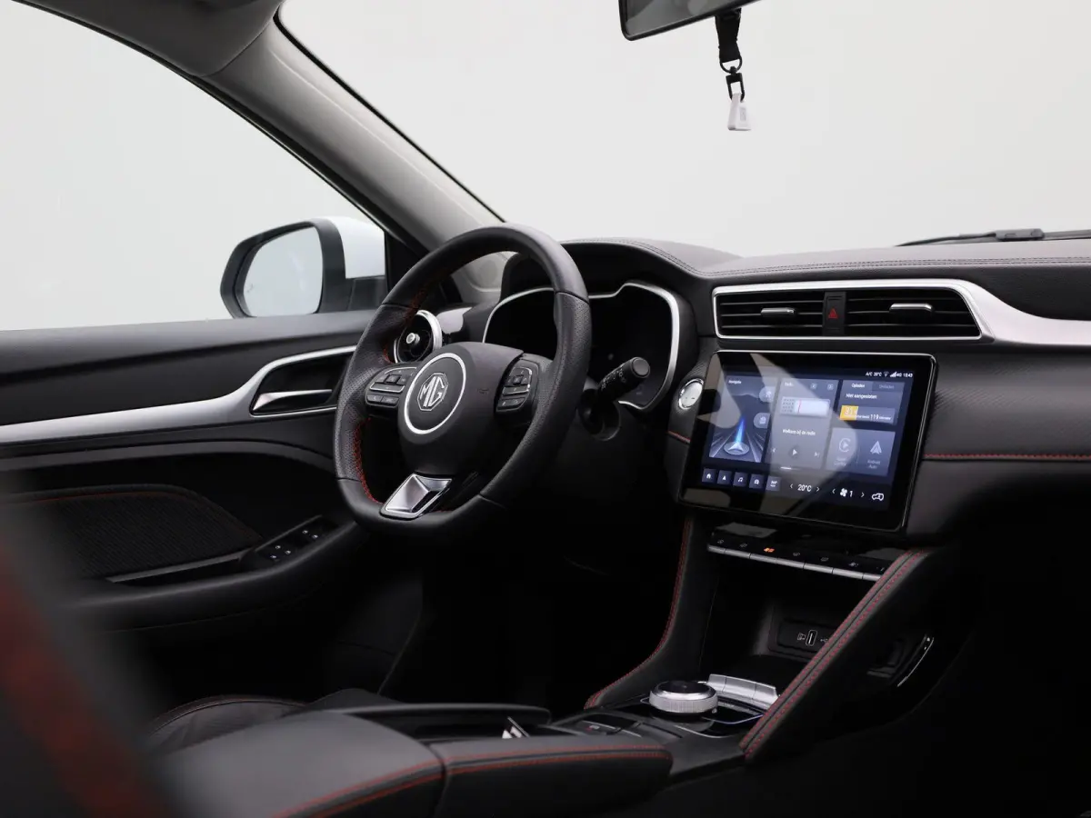 Long Range Luxury 70 kWh | Automaat | Panoramadak | Leder | Navigatie | Airco | Achteruitrijcamera | Apple Carplay / Android Auto | Stoelverwarming | Lichtmetalen Velgen |