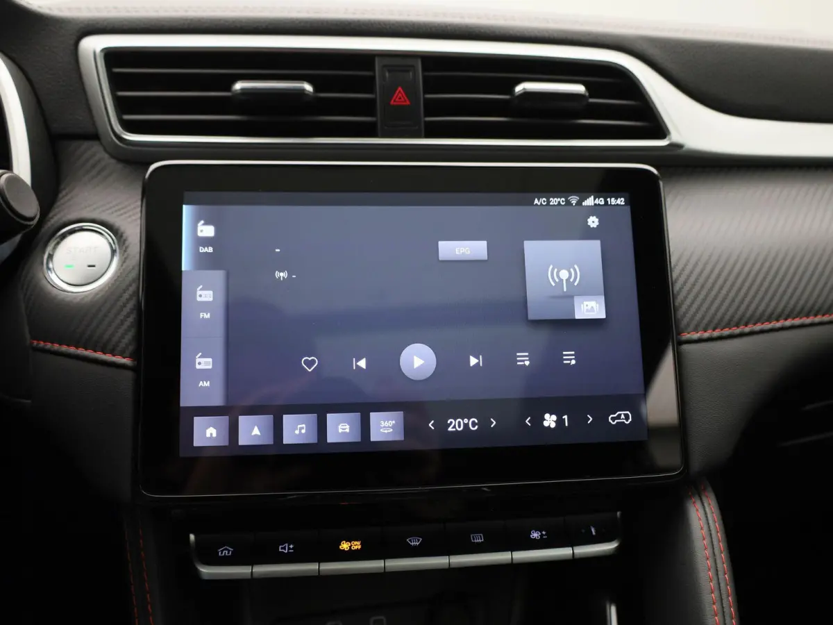 Long Range Luxury 70 kWh | Automaat | Panoramadak | Leder | Navigatie | Airco | Achteruitrijcamera | Apple Carplay / Android Auto | Stoelverwarming | Lichtmetalen Velgen |
