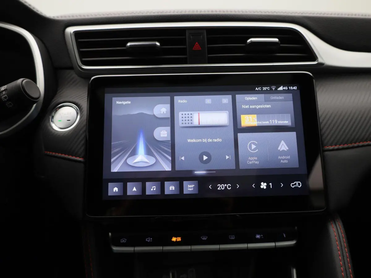 Long Range Luxury 70 kWh | Automaat | Panoramadak | Leder | Navigatie | Airco | Achteruitrijcamera | Apple Carplay / Android Auto | Stoelverwarming | Lichtmetalen Velgen |