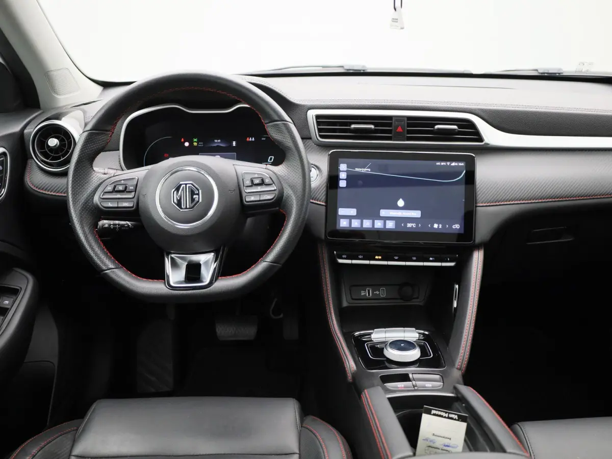 Long Range Luxury 70 kWh | Automaat | Panoramadak | Leder | Navigatie | Airco | Achteruitrijcamera | Apple Carplay / Android Auto | Stoelverwarming | Lichtmetalen Velgen |