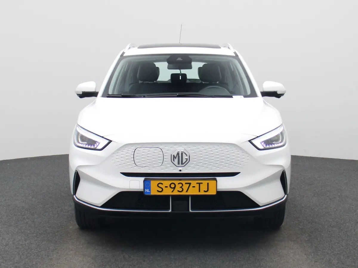 Long Range Luxury 70 kWh | Automaat | Panoramadak | Leder | Navigatie | Airco | Achteruitrijcamera | Apple Carplay / Android Auto | Stoelverwarming | Lichtmetalen Velgen |