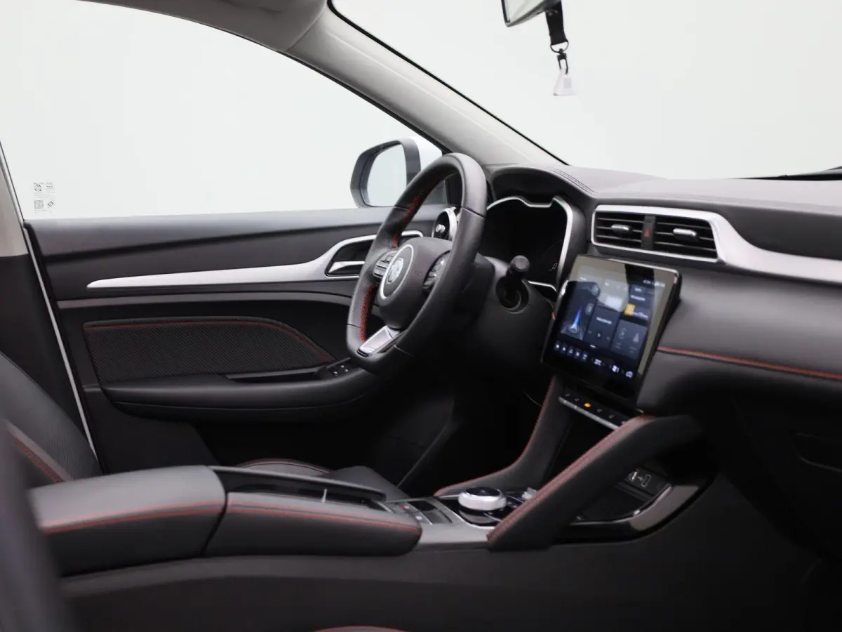 Long Range Luxury 70 kWh | Automaat | Panoramadak | Leder | Navigatie | Airco | Achteruitrijcamera | Apple Carplay / Android Auto | Stoelverwarming | Lichtmetalen Velgen |