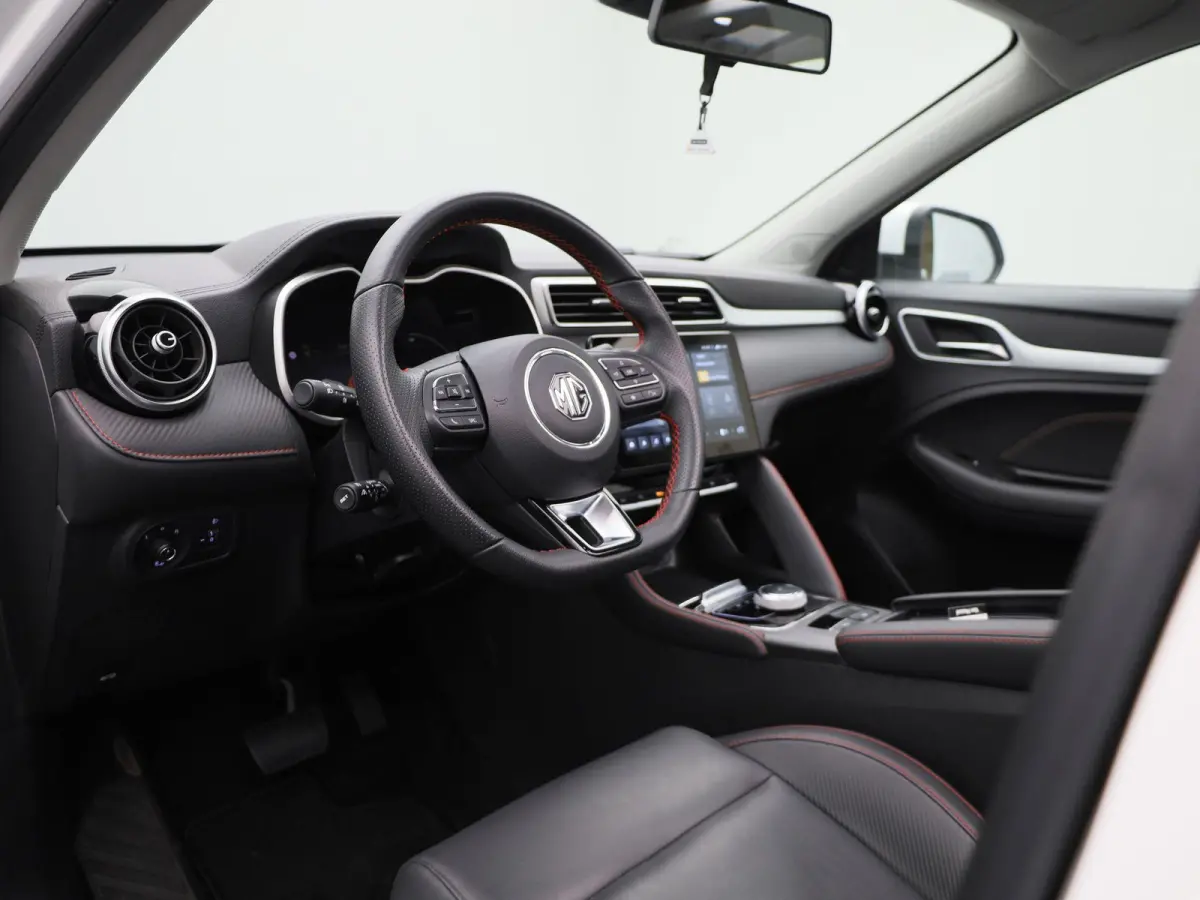 Long Range Luxury 70 kWh | Automaat | Panoramadak | Leder | Navigatie | Airco | Achteruitrijcamera | Apple Carplay / Android Auto | Stoelverwarming | Lichtmetalen Velgen |