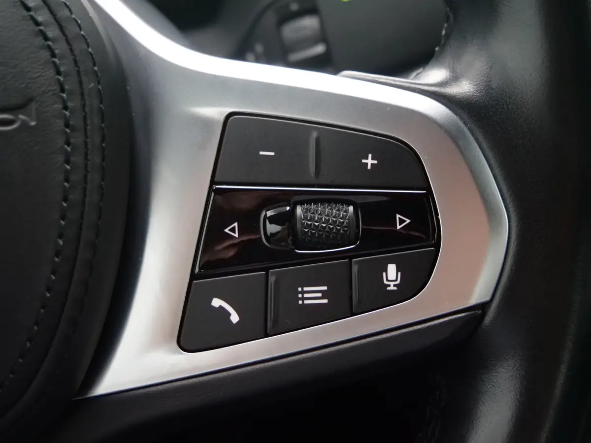 218i Business Edition 136 Pk Automaat M-pakket / Navi / DAB / Apple Carplay