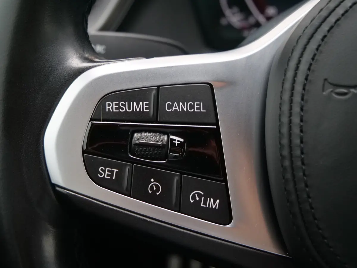 218i Business Edition 136 Pk Automaat M-pakket / Navi / DAB / Apple Carplay