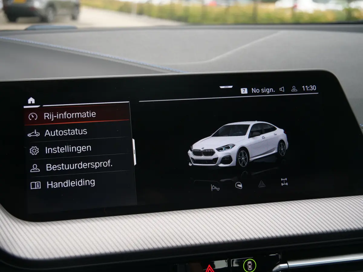 218i Business Edition 136 Pk Automaat M-pakket / Navi / DAB / Apple Carplay