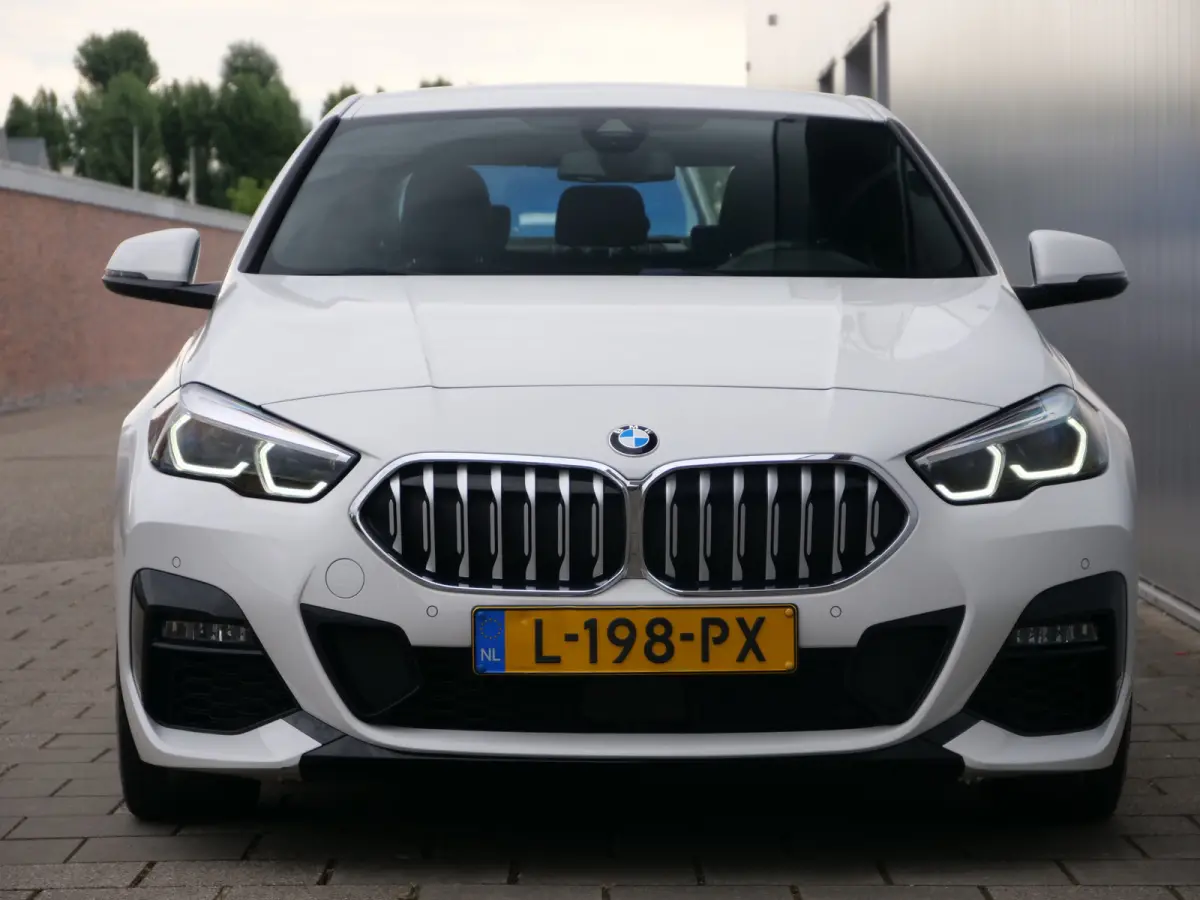 218i Business Edition 136 Pk Automaat M-pakket / Navi / DAB / Apple Carplay