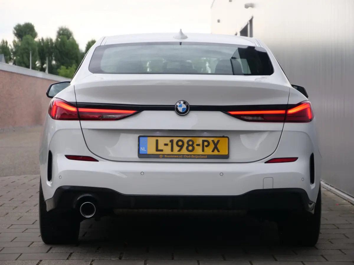 218i Business Edition 136 Pk Automaat M-pakket / Navi / DAB / Apple Carplay