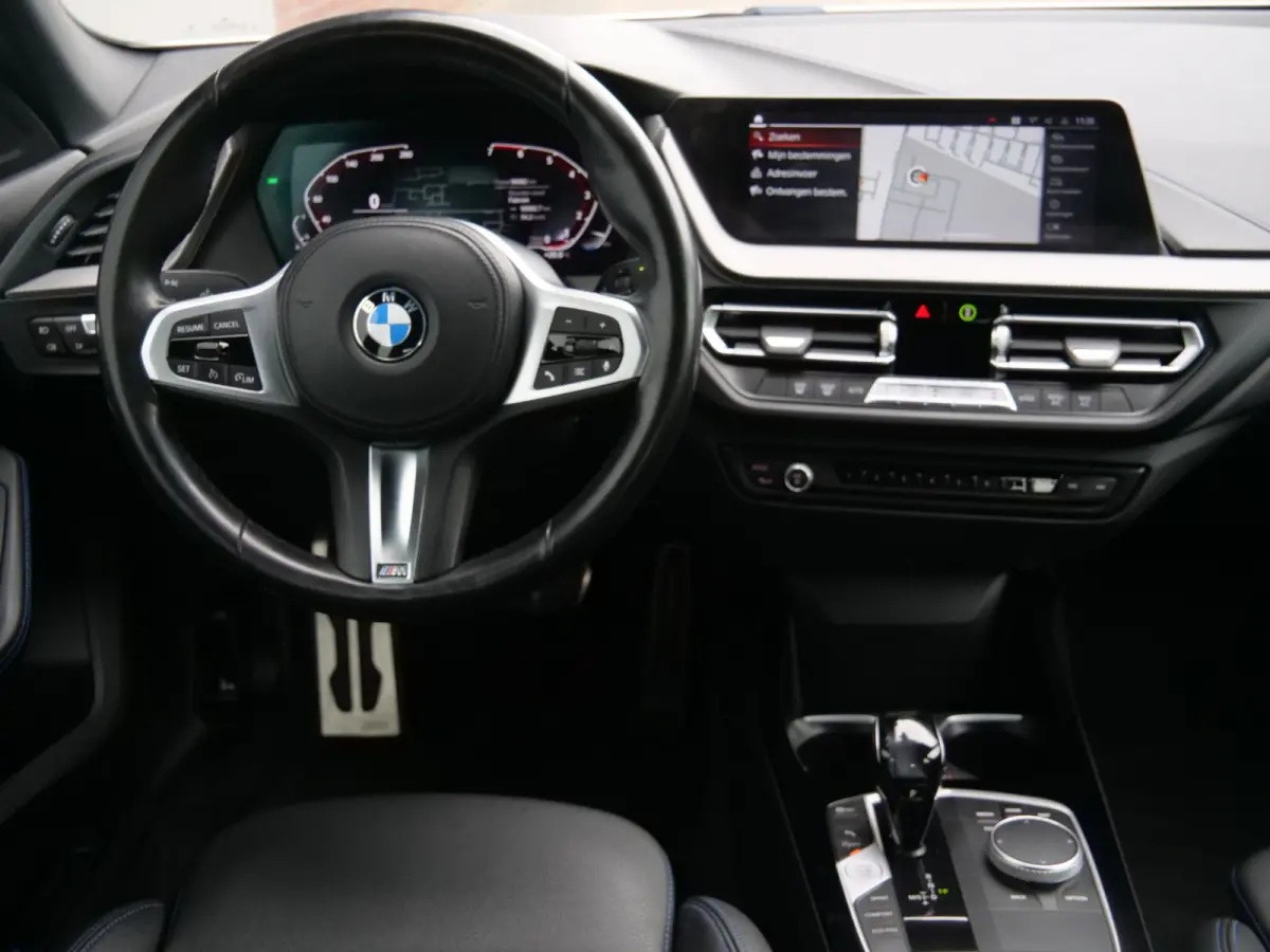 218i Business Edition 136 Pk Automaat M-pakket / Navi / DAB / Apple Carplay
