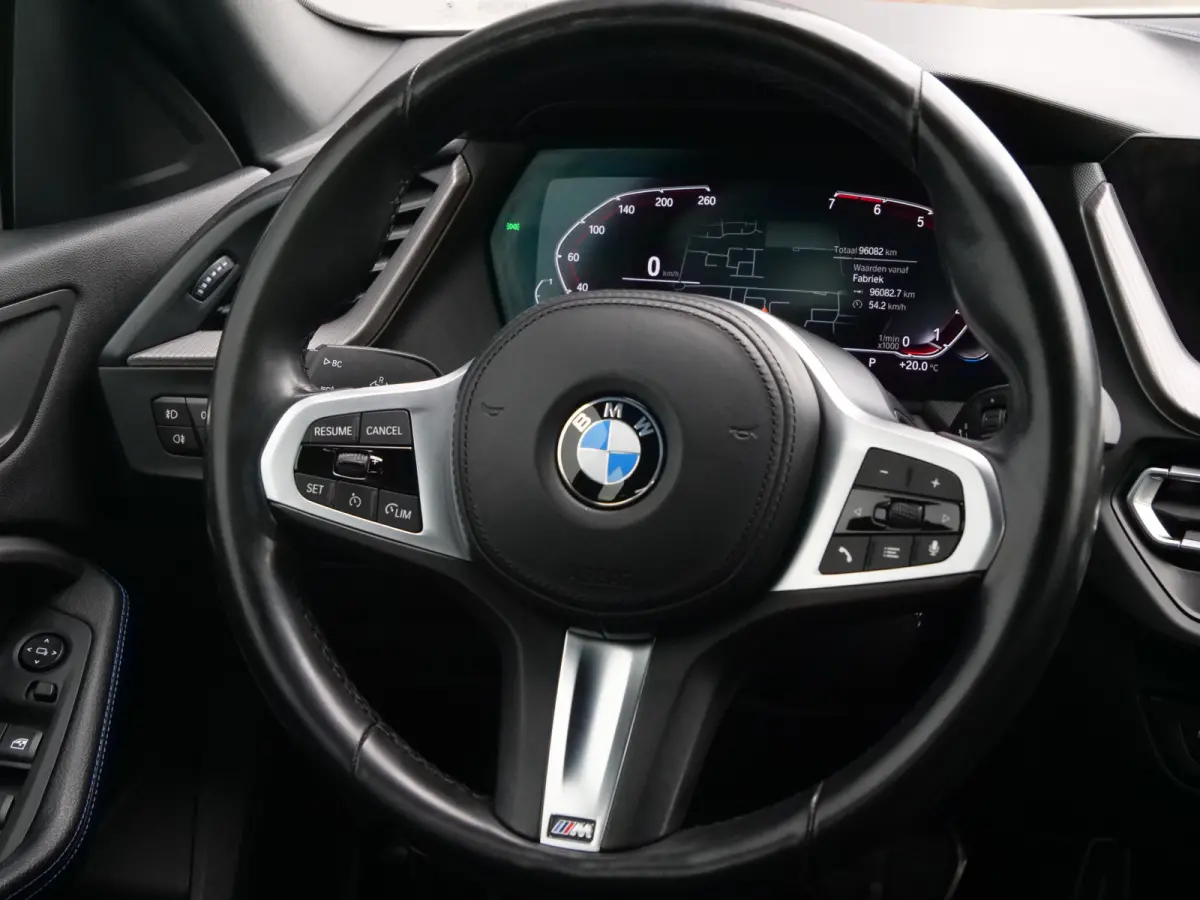 218i Business Edition 136 Pk Automaat M-pakket / Navi / DAB / Apple Carplay