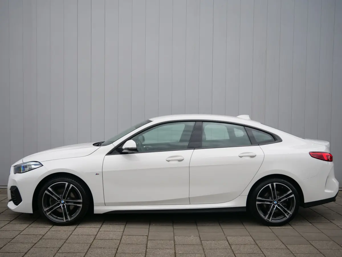 218i Business Edition 136 Pk Automaat M-pakket / Navi / DAB / Apple Carplay