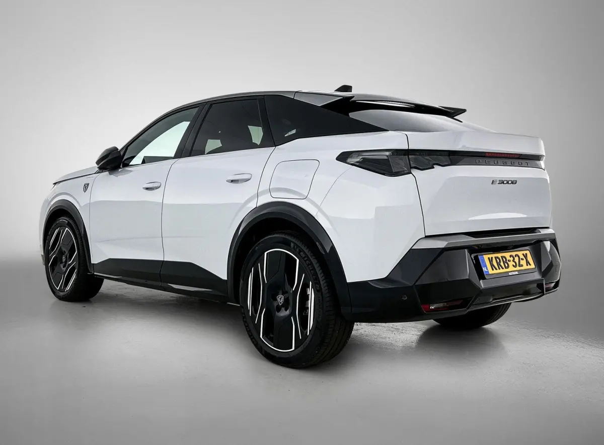 GT 73 kWh | Navigatie | Alcantara Bekleding | Achteruitrijcamera | Elektrische Achterklep | Apple Carplay / Android Auto |