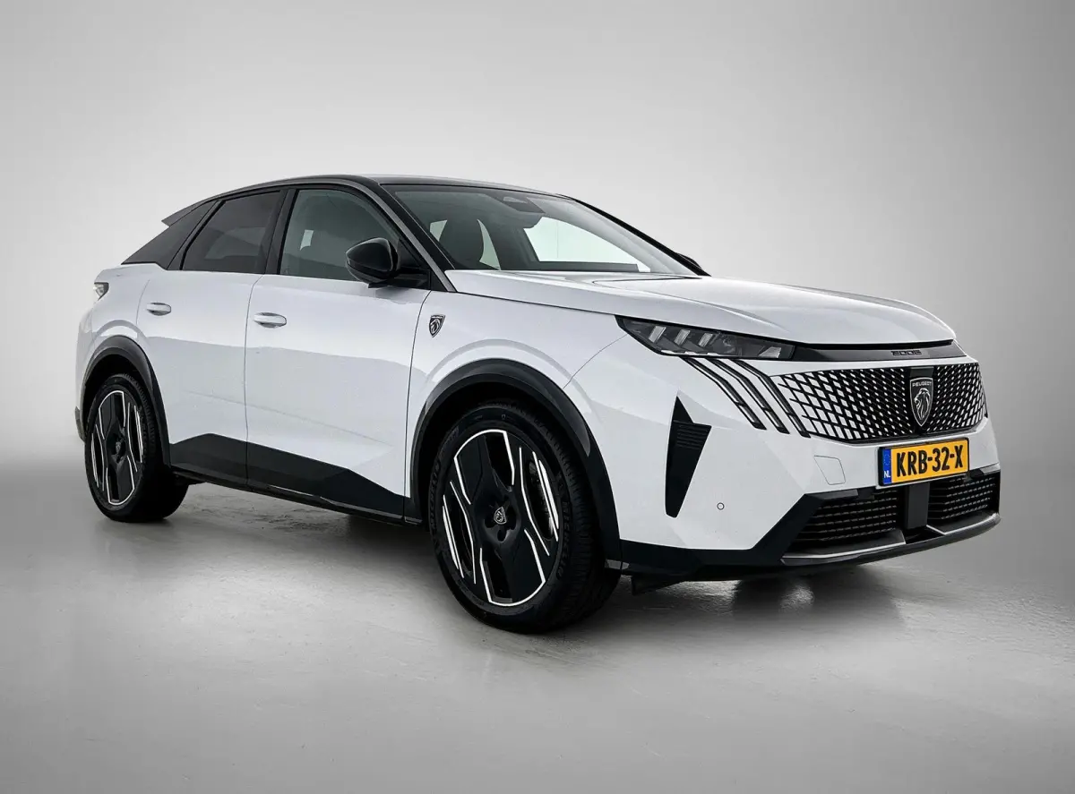 GT 73 kWh | Navigatie | Alcantara Bekleding | Achteruitrijcamera | Elektrische Achterklep | Apple Carplay / Android Auto |