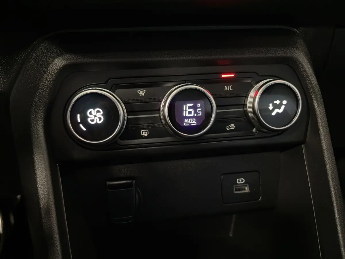 1.0 TCe 90 Comfort Camera, Cruise, Navi