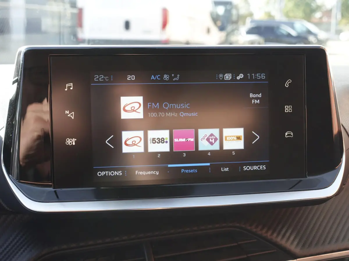1.2 PureTech 101pk Active Pack Navigatie Apple Carplay/Android Auto Parkeersensoren achter Cruise Control Ledverlichting Climate Control