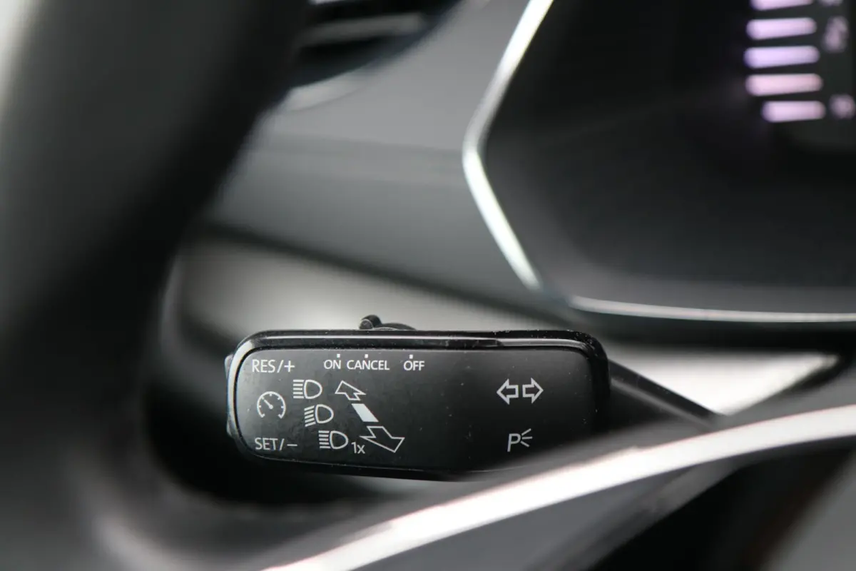1.0 TSI 110pk Ambition | Navigatie | App Connect | Parkeersensoren |