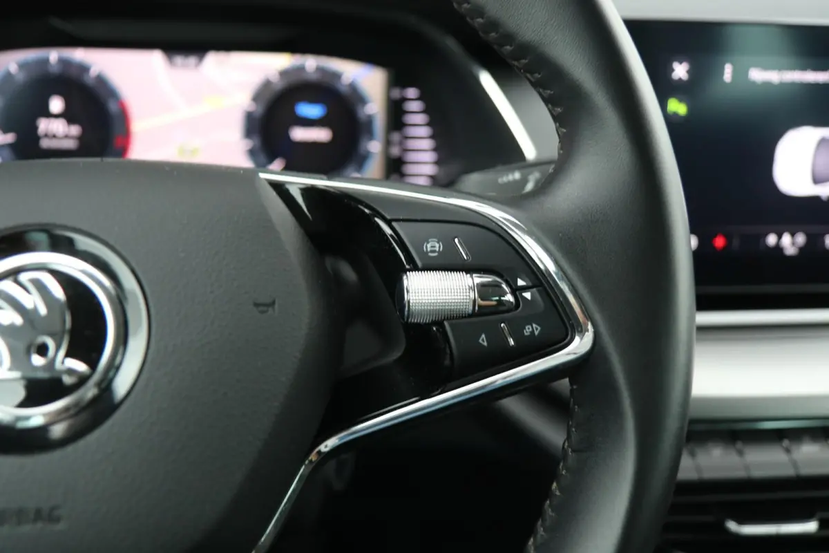 1.0 TSI 110pk Ambition | Navigatie | App Connect | Parkeersensoren |